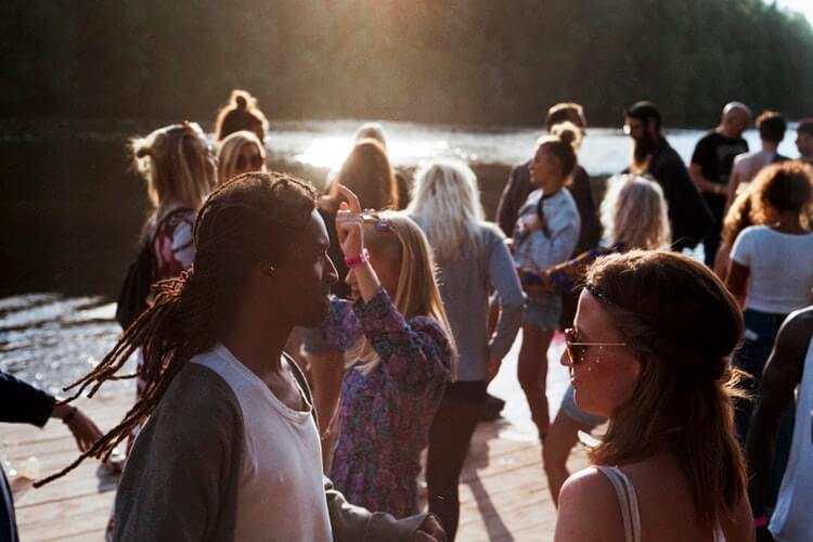 ONE WOMAN IN ALBERTA IS PROMOTING “BOOZE FREE PARTIES”