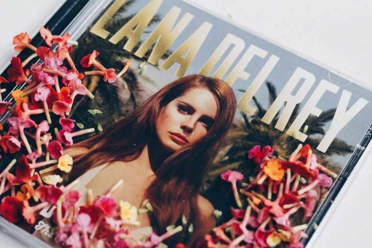 LANA DEL REY DISCUSSES HER ALCOHOL PROBLEMS