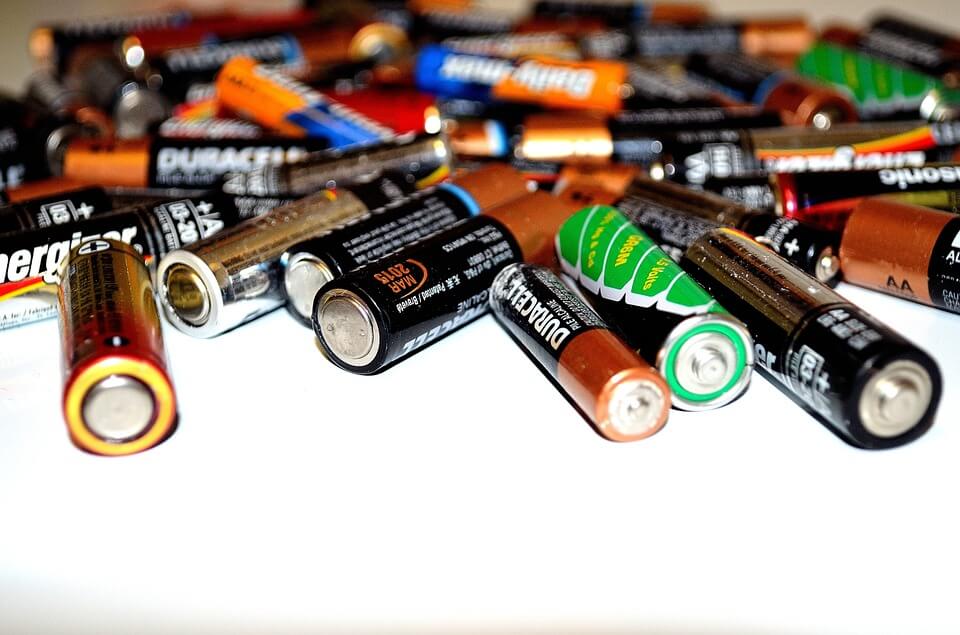 THE CONNECTION BETWEEN BATTERIES AND CIGARETTES