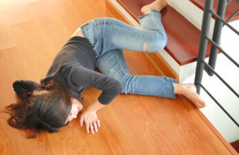 LEANING ON LUNESTA-AR65