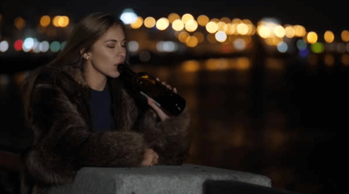 ALCOHOLISM AND DEPRESSION AMONG WOMEN