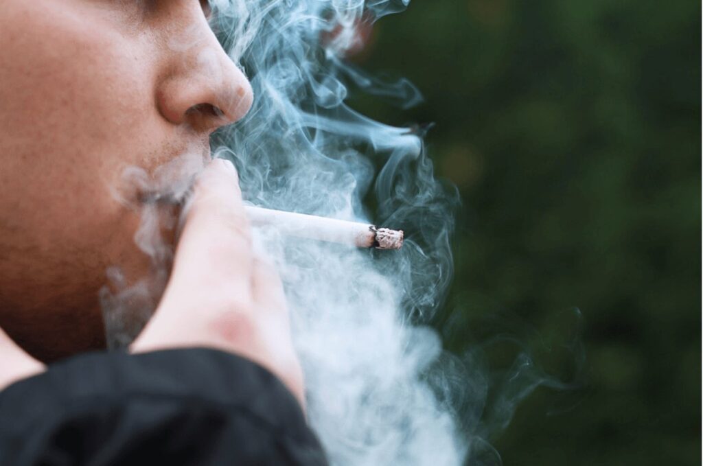 common behaviors of alcohol and drug abusers