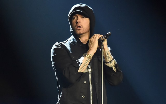 Eminem under the influence of drugs while performing live.