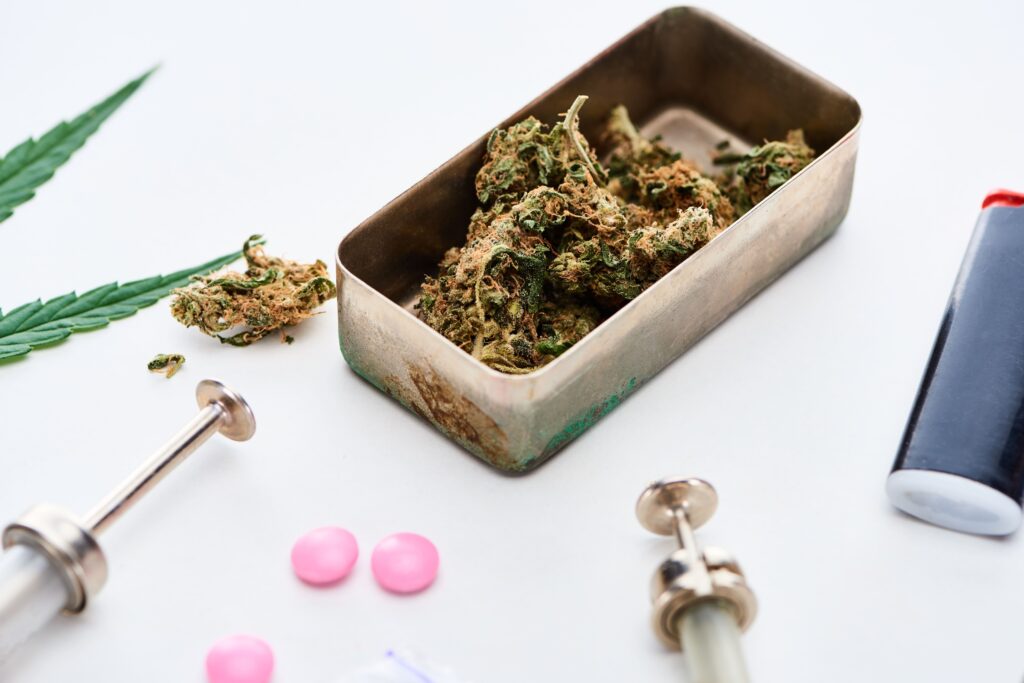 THC and Klonopin: Understanding the Risks and Interactions-THC and Klonopin (1).jpg