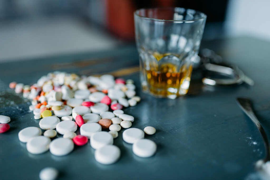Alcohol and Remeron: A Comprehensive Guide to Interactions, Risks, and Safety-alcohol and remerol1.jpg