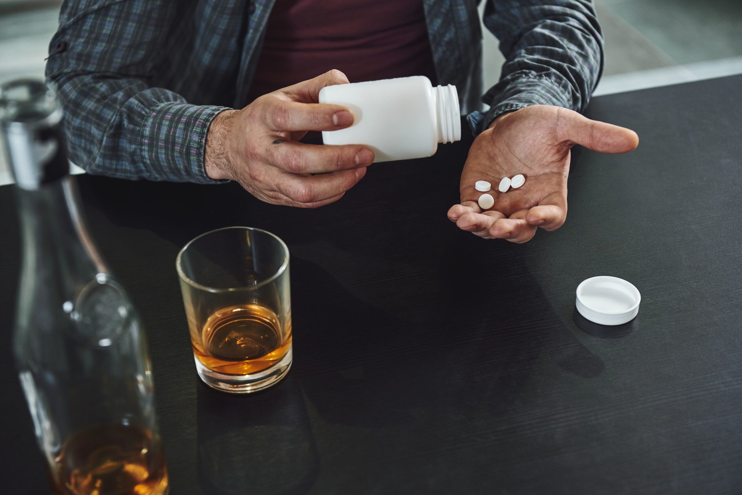Alcohol and Remeron: A Comprehensive Guide to Interactions, Risks, and Safety-alcohol and remerol2.jpg