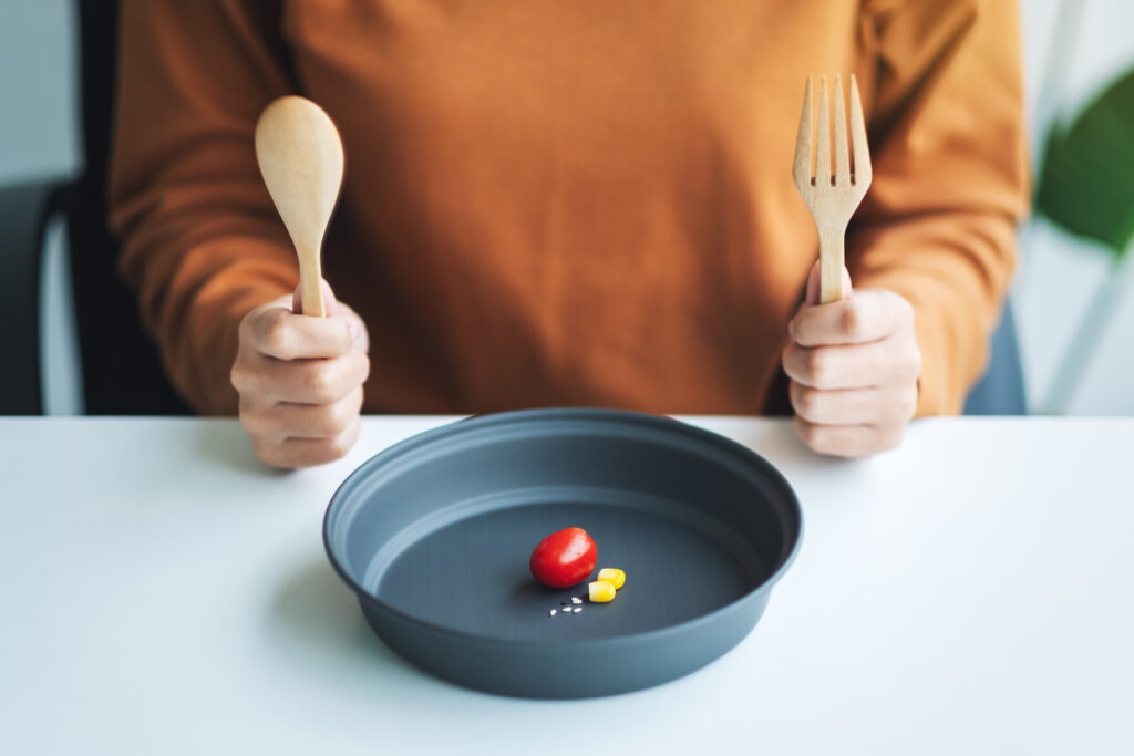 ARFID vs Anorexia: Understanding These Distinct Eating Disorders-arfid vs anorexy 1.jpg