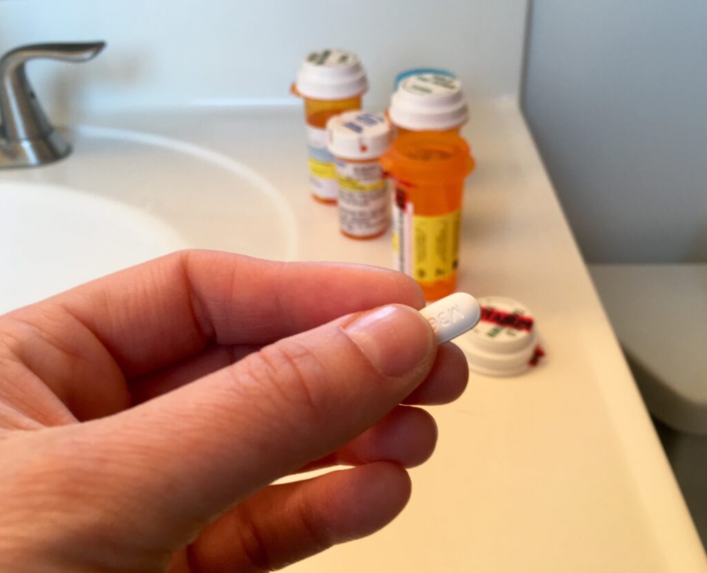 Does Hydrocodone Have Codeine in It?-hydrocodone and codeine 1.jpg
